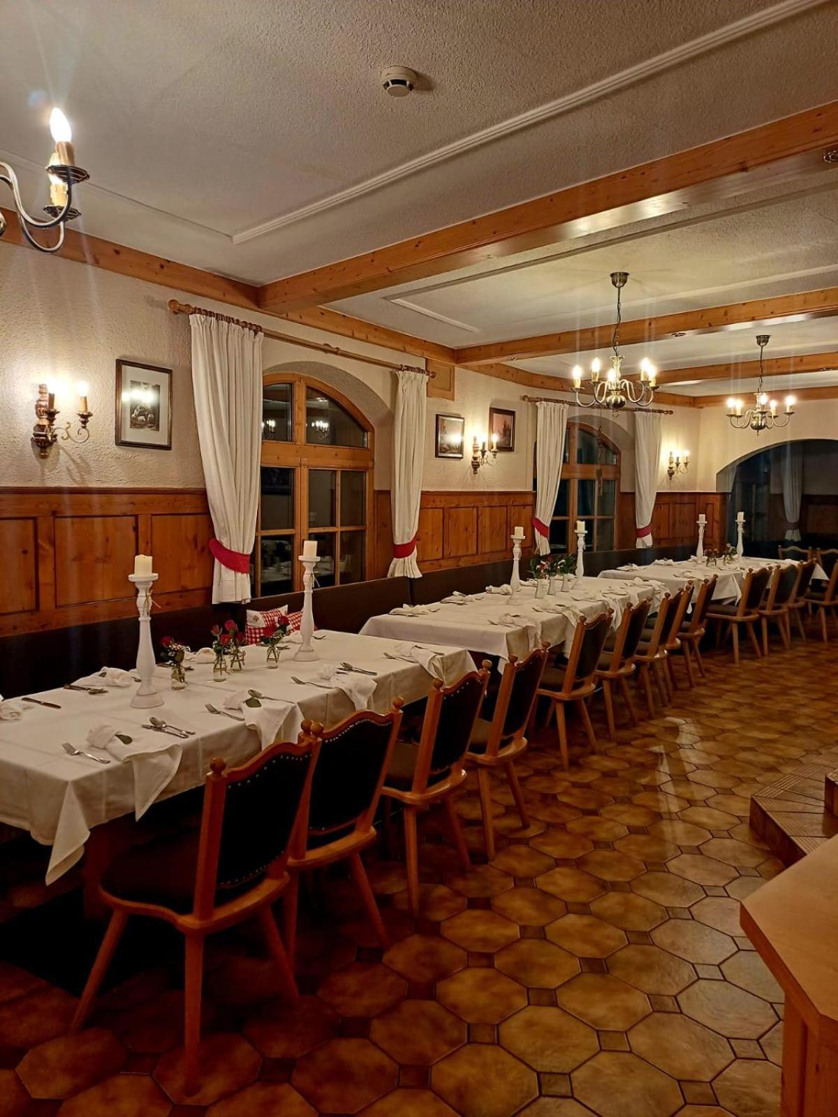 Hotel Restaurant Liesele Sonne Sankt Leonhard im Pitztal Exterior photo